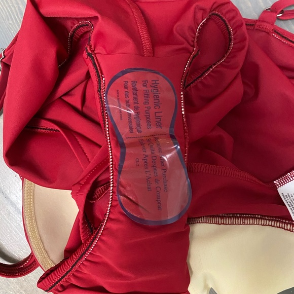 NWT Miraclesuit Ruby Red - Picture 4 of 6